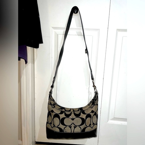 Coach Signature Vintage Black and Tan Leather Trim Crossbody Bag! #M1271-F17491. - Picture 4 of 16